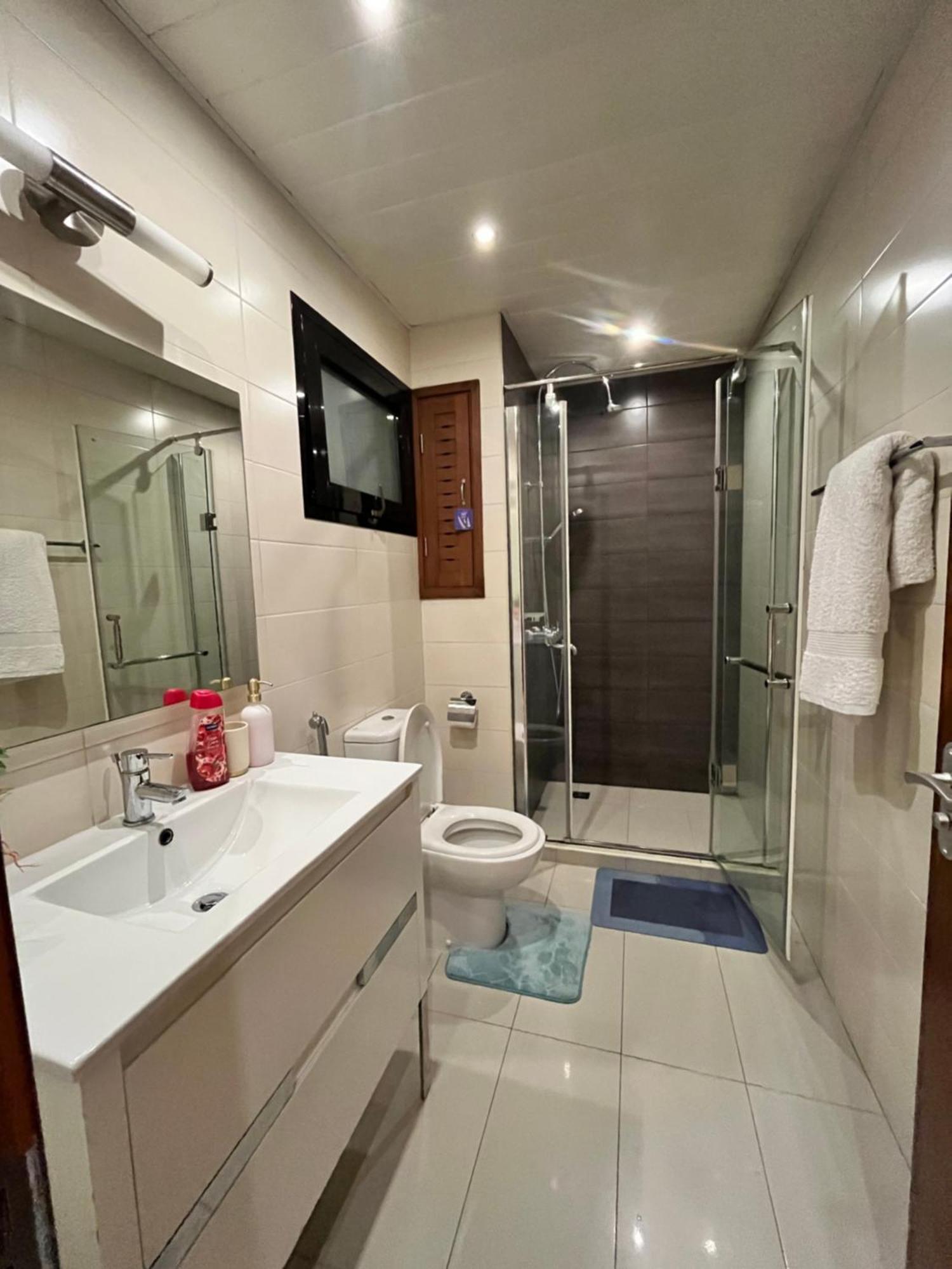 Coastalhome 75Inch Tv 5Min Drive To The City & Beach 다르에스살람 외부 사진