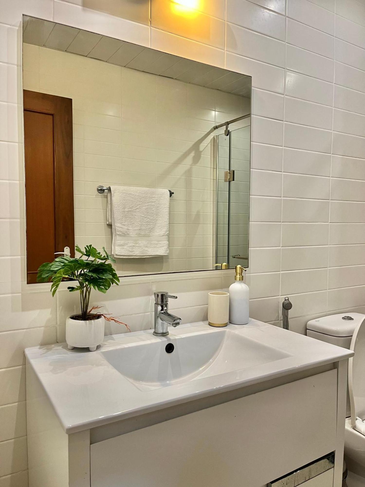 Coastalhome 75Inch Tv 5Min Drive To The City & Beach 다르에스살람 외부 사진